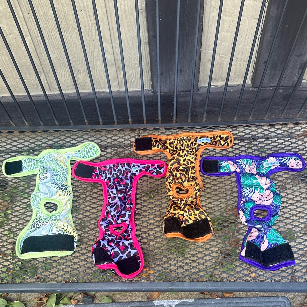 Host Pick 🥳 💖 🎈Leekalos Dog Diapers/Diaper covers